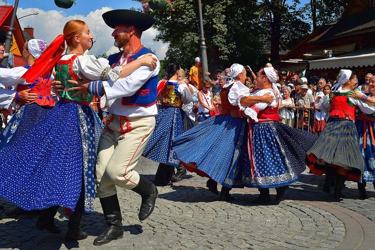 Modlitwa o pokój i korowód przez miasto 