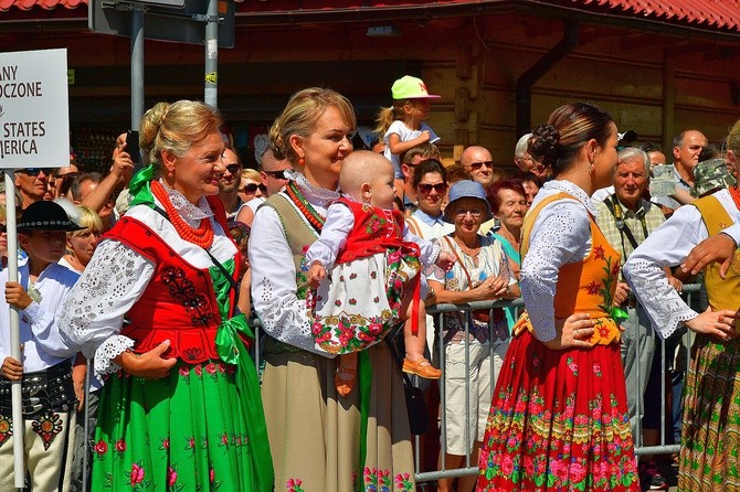 Modlitwa o pokój i korowód przez miasto 