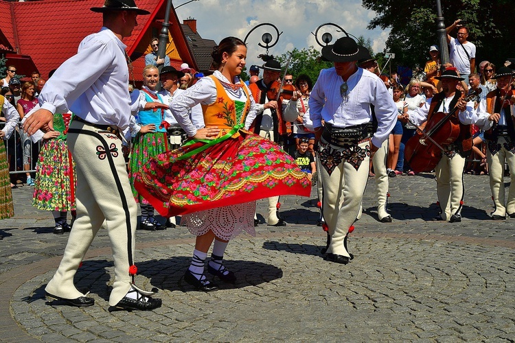 Modlitwa o pokój i korowód przez miasto 