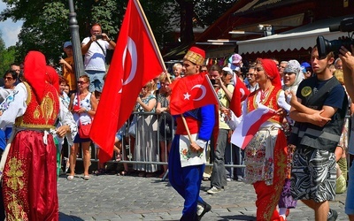 Modlitwa o pokój i korowód przez miasto 