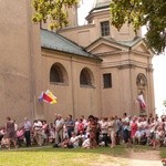 Uroczystość 50-lecia koronacji obrazu MB Świętorodzinnej w Studziannie