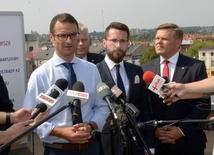 Konferencją w Radomiu Prawo i Sprawiedliwość rozpoczęło objazd województw z programem dla każdego z nich