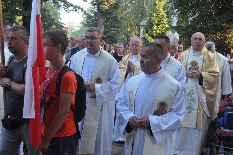 Zielenice, Msza św., cz. B