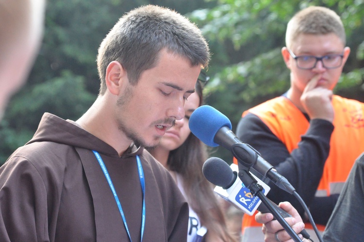 Zielenice, Msza św., cz. B