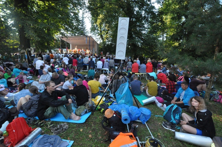 Zielenice, Msza św., cz. B