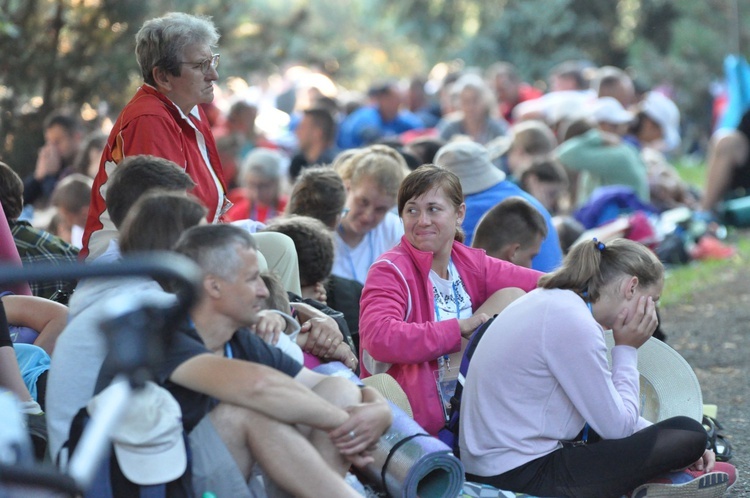 Zielenice, Msza św., cz. B