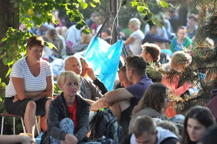 Zielenice, Msza św., cz. B