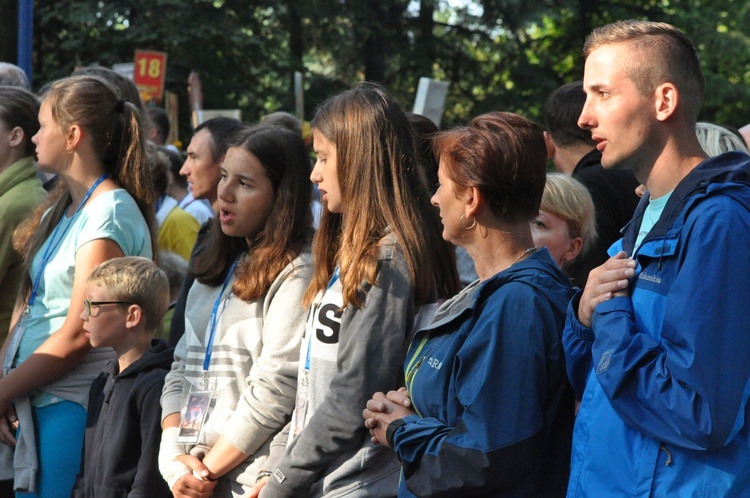 Zielenice, Msza św., cz. B