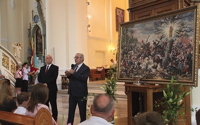 ◄	Obraz przedstawiający zjawienie Maryi zawiśnie w sanktuaryjnej kaplicy.