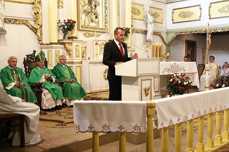 Poświęcenie wyremontowanej wieży w kościele pw. NMP Królowej Polski w Głuszycy