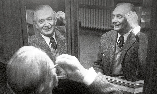 Mieczysław Fogg śpiewał niemal do końca życia (zmarł w 1990 r.). Występował na całym świecie, dając w sumie blisko 16 tys. koncertów.