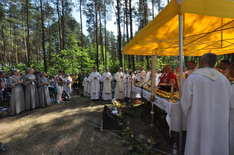 Pradła, Msza św., część B