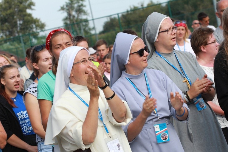 Sokolniki, Msza św. część B