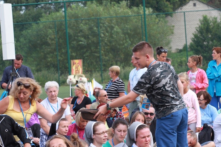 Sokolniki, Msza św. część B