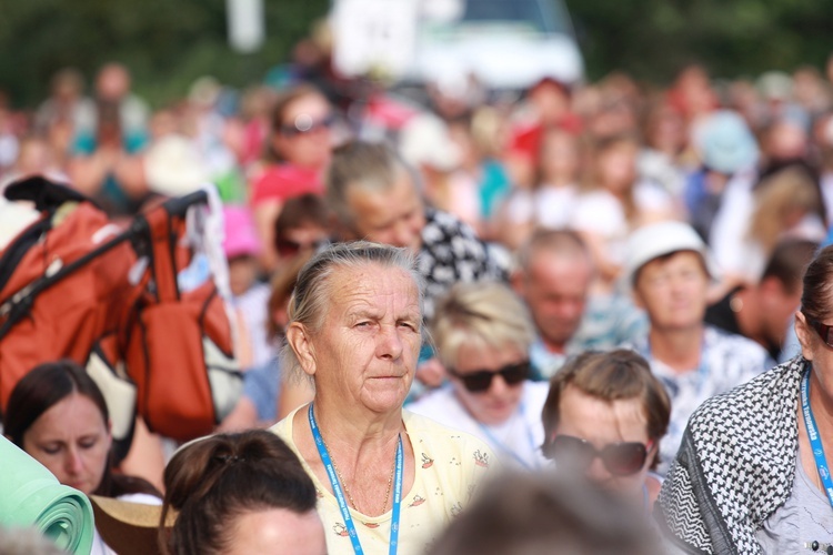 Sokolniki, Msza św. część B