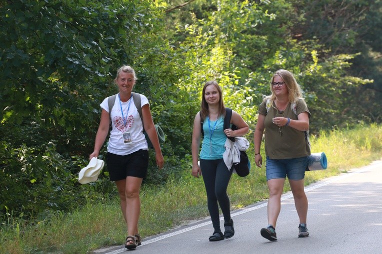 Trzebniów, Msza św. dla części A i B