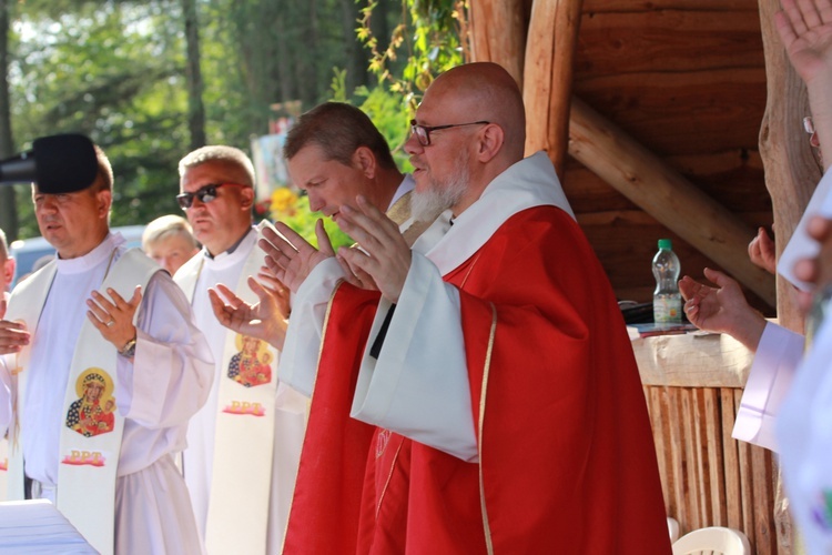 Trzebniów, Msza św. dla części A i B