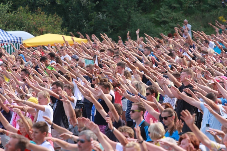 Trzebniów, Msza św. dla części A i B