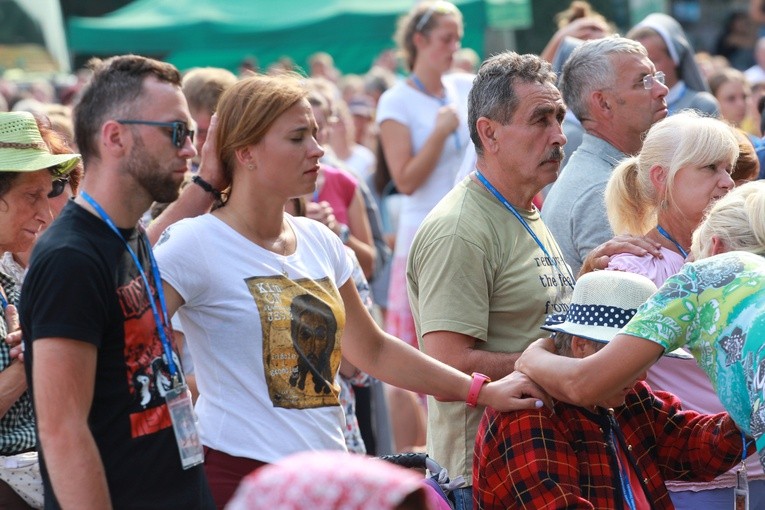 Trzebniów, Msza św. dla części A i B