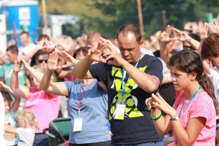 Trzebniów, Msza św. dla części A i B