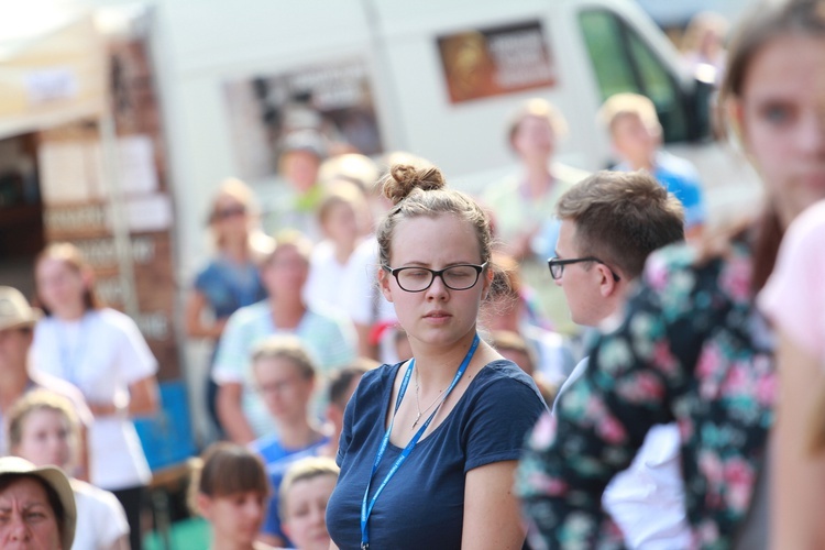 Trzebniów, Msza św. dla części A i B