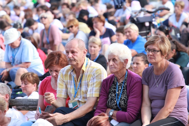 Trzebniów, Msza św. dla części A i B