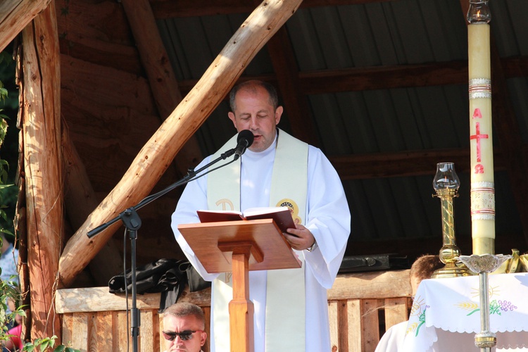 Trzebniów, Msza św. dla części A i B