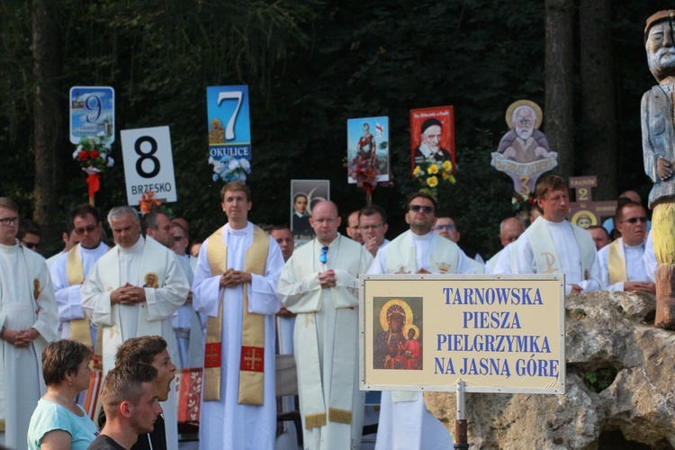 Trzebniów, Msza św. dla części A i B