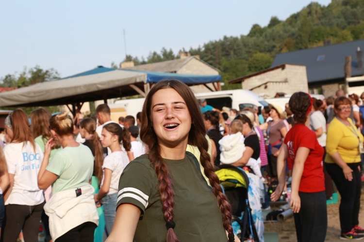 Trzebniów, Msza św. dla części A i B