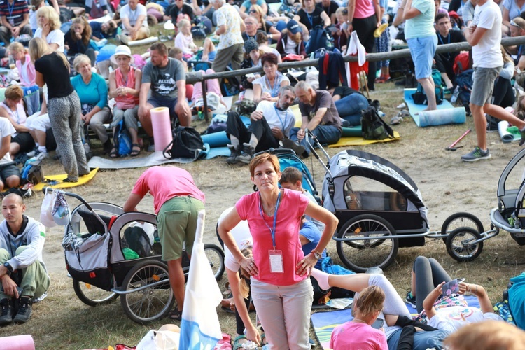 Trzebniów, Msza św. dla części A i B