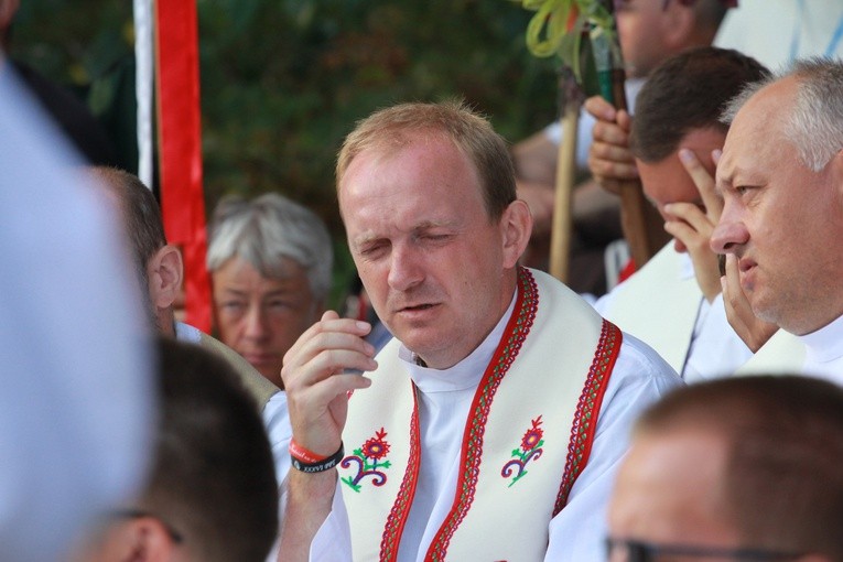 Trzebniów, Msza św. dla części A i B