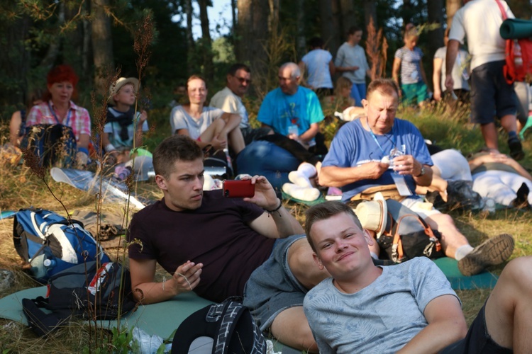 Trzebniów, Msza św. dla części A i B