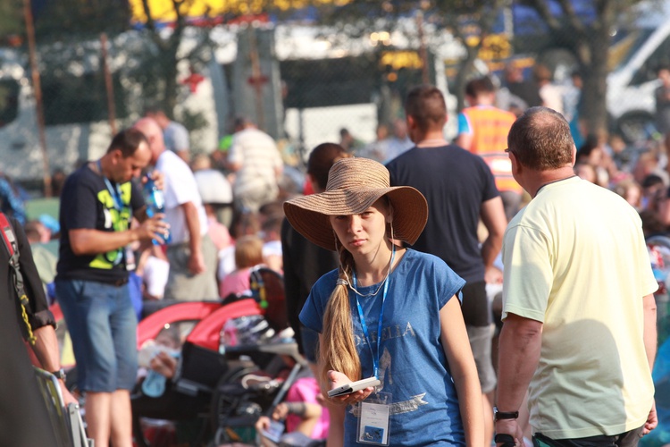 Trzebniów, Msza św. dla części A i B