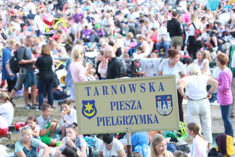 Trzebniów, Msza św. dla części A i B