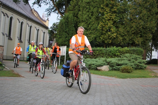 Pielgrzymka rowerowa do Głogowca