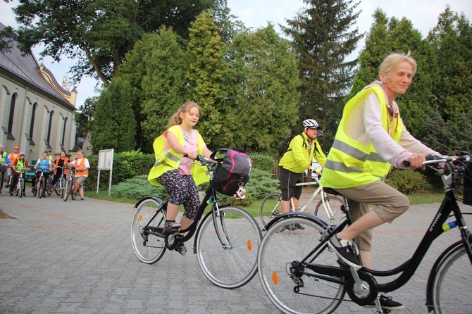 Pielgrzymka rowerowa do Głogowca