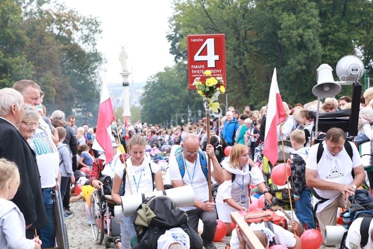 36. PPT - grupa 4 - wejście