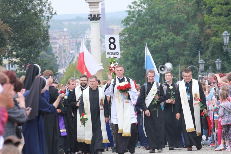 36. PPT - grupa 8 - wejście na Jasną Górę w 2018 roku