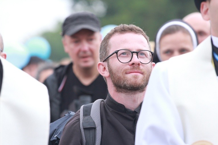 36. PPT - grupa 13 - wejście