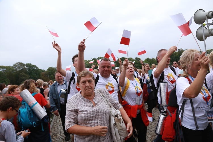 36. PPT - grupa 18 - wejście