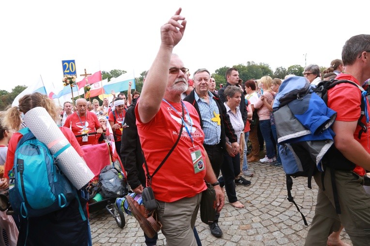 36. PPT - grupa 20 - wejście