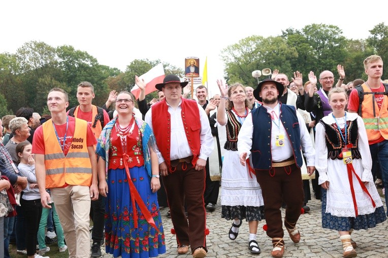 36. PPT - grupa 23 - wejście