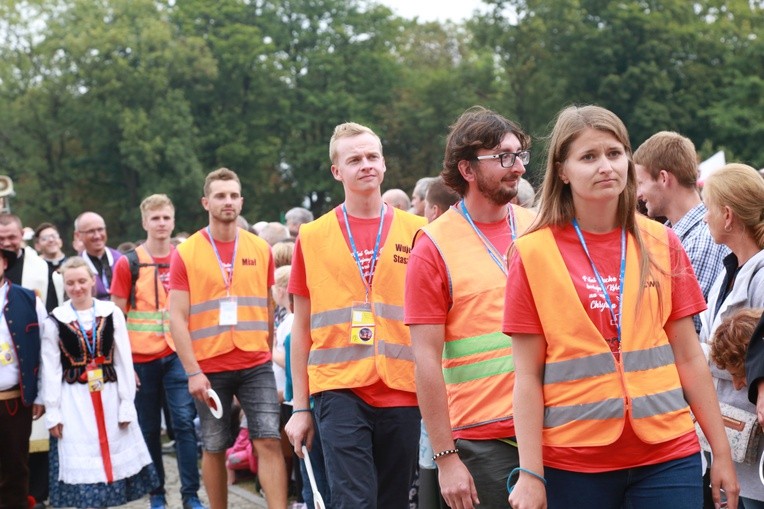 36. PPT - grupa 23 - wejście