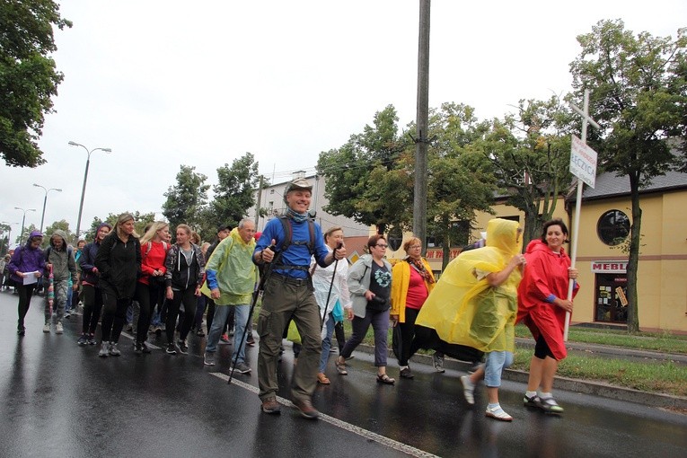 W pielgrzymce wzięło udział ponad 100 osób