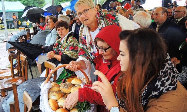 Gospodynie częstowały wszystkich znakomitymi wypiekami