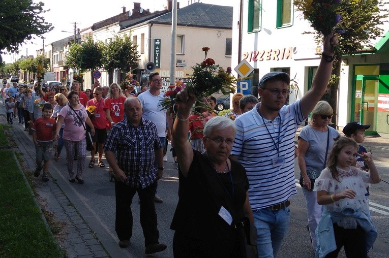 Powrót pielgrzymów do Głowna