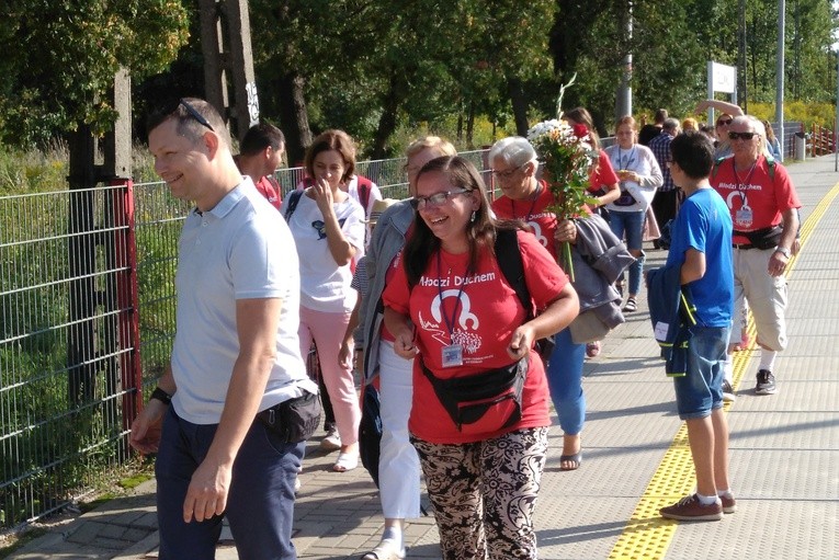 Powrót pielgrzymów do Głowna