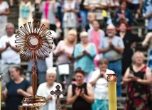 Członkowie wspólnoty mówią, że Eucharystia jest dla nich największą świętością.