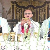 ▲	Uroczystościom przewodniczył metropolita warmiński.