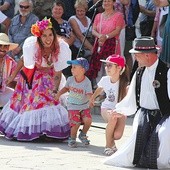 Płocczanie co roku dają się zachęcić do wspólnej zabawy.